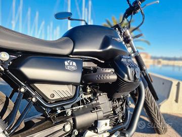 Moto Guzzi V7 stone 850cc