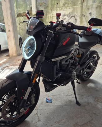 Ducati monster 937 +