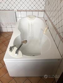 Vasca idromassaggio jacuzzi