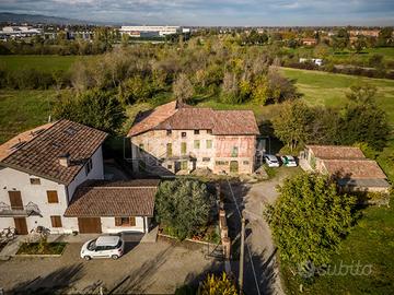 Porzione di Casa con ampio terreno