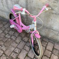 Bici per bambino e bambina pronte per luso