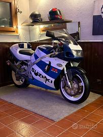 Suzuki gsx-r 750 SRAD