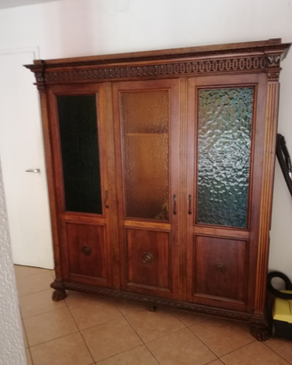 Vetrinetta / libreria notarile dell'800