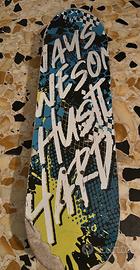 Skateboard James Huest con rotella da sistemare