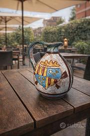 Brocca in ceramica decorata