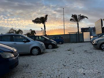 Posti auto ,camper,barca,gommone,camion,furgone