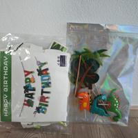 decorazioni torta e festone dinosauri