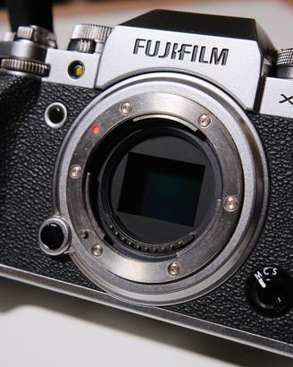 X-T4 Fujifilm + VG-xt4 + half cage Smallrig