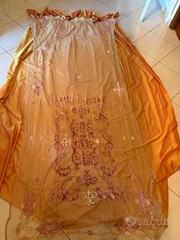 Tenda d’arredo vintage in organza ricamata