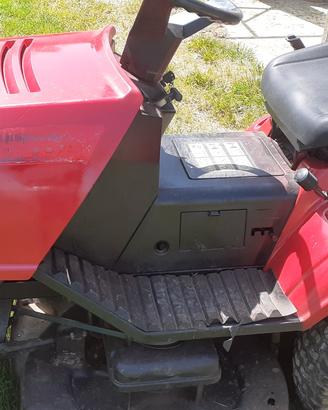 trattorino tagliaerba 