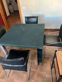Tavolo da gioci + 4 sedie