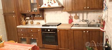 Cucina completa di elettrodomestici