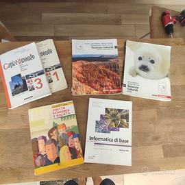 LIBRI UNIVERSITà SCUOLA BIOLOGIA DIRITTO INFORMATI