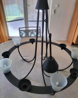 LAMPADARIO IN FERRO BATTUTO NERO