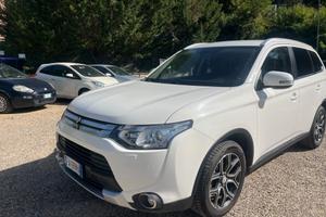 Mitsubishi Outlander 2.2 Diesel // 4X4 // 7 Posti