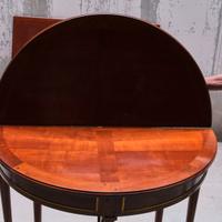 Tavolo a mezzaluna allungabile