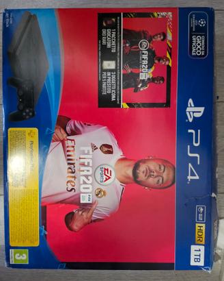 PlayStation 4  2 joystick e 3 giochi box