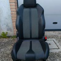 Sedili anteriori e posteriori Peugeot 3008