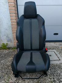 Sedili anteriori e posteriori Peugeot 3008