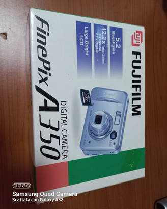 Fotocamera digitale Fujifilm con display