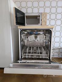 Lavastoviglie e forno a microonde