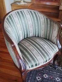 Due poltroncine antiche