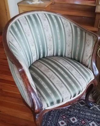 Due poltroncine antiche