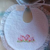 Bavaglino con ricamo e merletto