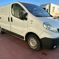Renault trafic 2.0 dci turbo diesel 6 marce