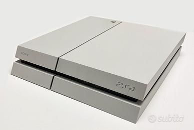 PS4 500GB + 3 joystick + 12 giochi