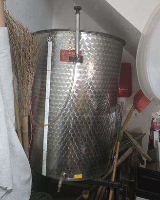 attrezzatura per vino
