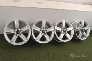 Cerchi in lega Audi A4 16 ORIGINALI 8K0071496