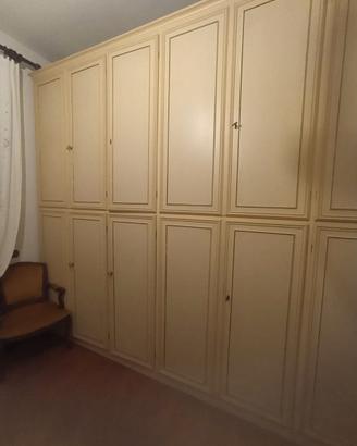 Armadio  a 7 ante, misure A 275, L 354, P 60