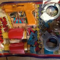 set pistola giocattolo e accessori nuovo