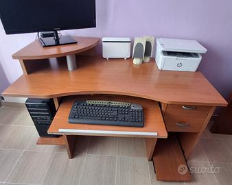  Scrivania grande per PC, ripiani e cassetti