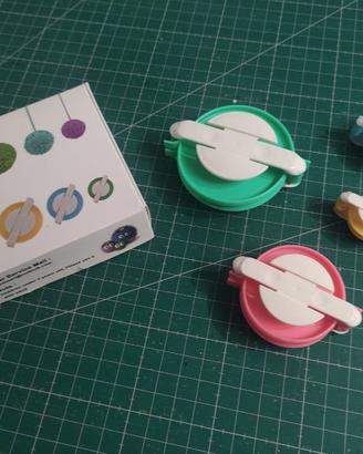 Accessorio per creare POMPOM