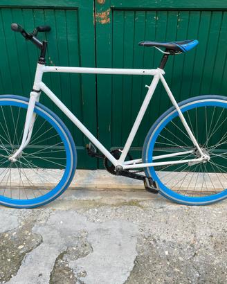 Bici a scatto fisso
