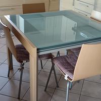 Tavolo in legno e vetro allungabile + sedie