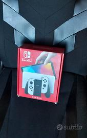 Nintendo Switch OLED Usata