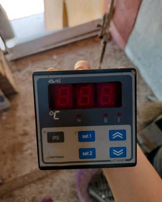 regolatore di temperatura Eliwell modello EWTR940