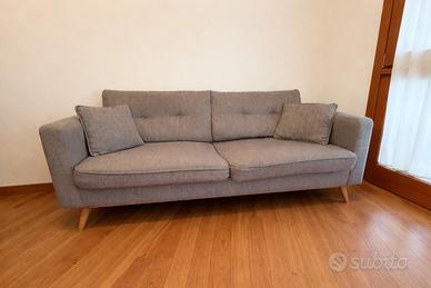 Divano scandinavo 3 posti grigio chiaro