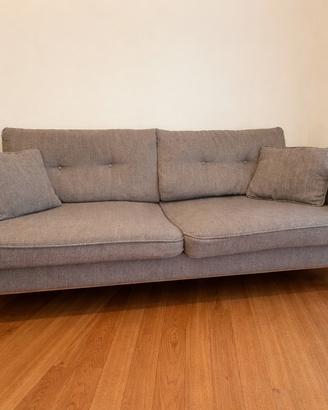 Divano scandinavo 3 posti grigio chiaro