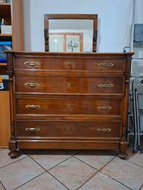 Cassettiera in legno con specchiera