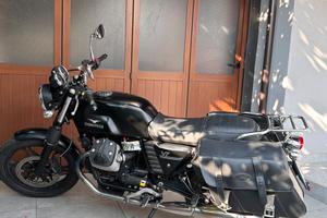 Moto Guzzi V7 Stone