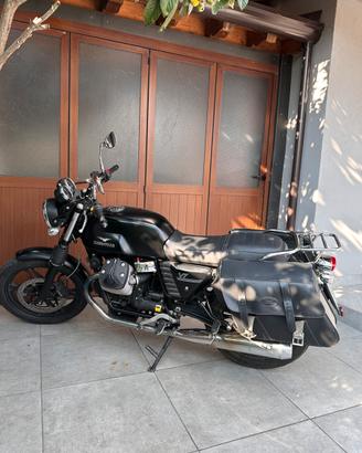 Moto Guzzi V7 Stone