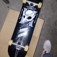 skateboard ragazzo teschio Tony hawk morte 