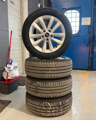 Cerchi in lega 16" Originali Audi A3 + Gomme Nexe