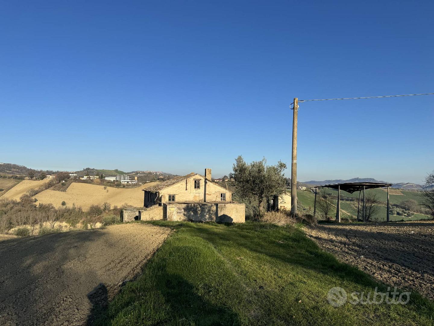 Rudere con terreno - Petritoli - Vista 3