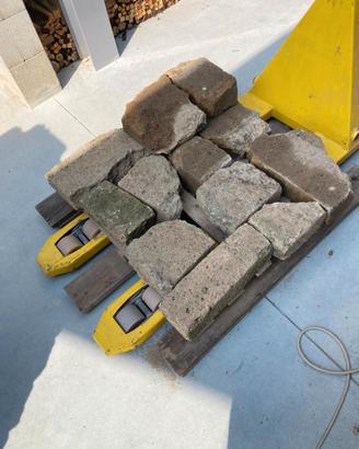 Blocchi Tufo ROTTI IN OMAGGIO