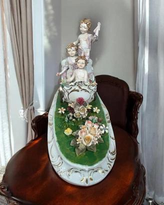 Scultura vintage in porcellana di Capodimonte.
